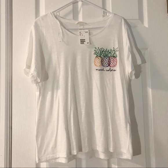 H&M white tee - Picture 1 of 3